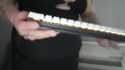 yummythick5150 online show from 01/22/25, 02:37