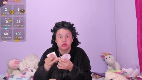 yunahott_ online show from 12/24/24, 08:00