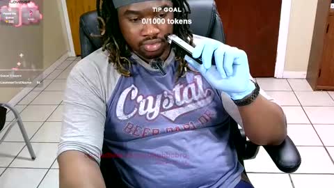 Snapshot of yungbbcbro chatting on 12/14/24, 05:51 Octavian online show from 12/14/24, 05:51