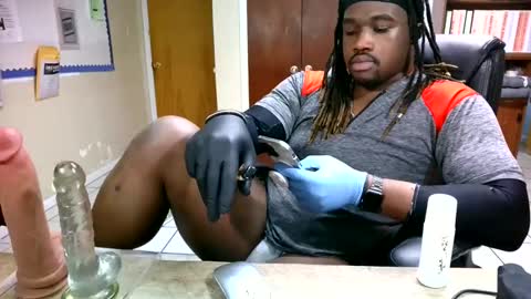 Snapshot of yungbbcbro chatting on 03/02/25, 05:23 Octavian online show from 03/02/25, 05:23