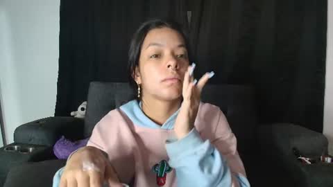Snapshot of yungelitamor_ chatting on 07/04/26, 05:35 ELITA online show from 07/04/26, 05:35