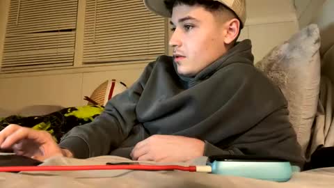 yungstudbev online show from 02/19/25, 01:51