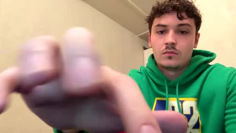 yungstudbev online show from 10/05/25, 10:51