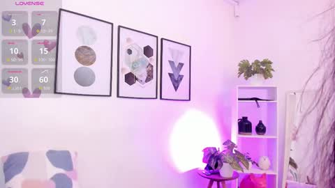 Yunna online show from 09/10/25, 11:32