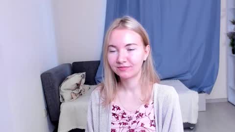 Snapshot of yuricazel chatting on 11/05/25, 08:36 Alesia online show from 11/05/25, 08:36