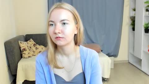 Snapshot of yuricazel chatting on 11/08/25, 07:30 Alesia online show from 11/08/25, 07:30