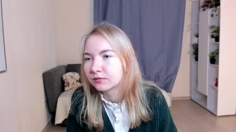 Snapshot of yuricazel chatting on 11/11/25, 07:30 Alesia online show from 11/11/25, 07:30