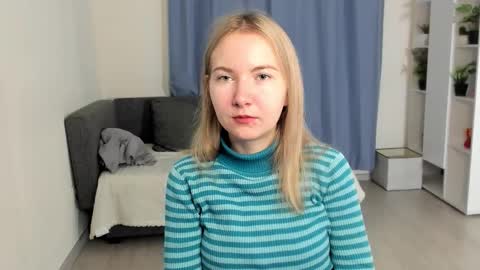 Snapshot of yuricazel chatting on 11/18/25, 07:35 Alesia online show from 11/18/25, 07:35