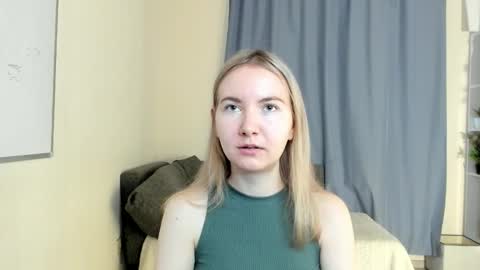 Snapshot of yuricazel chatting on 11/25/25, 07:30 Alesia online show from 11/25/25, 07:30