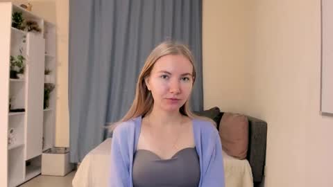 Snapshot of yuricazel chatting on 12/04/25, 07:28 Alesia online show from 12/04/25, 07:28