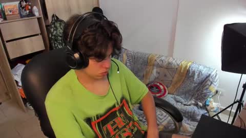 yurii_moody online show from 10/17/25, 05:04