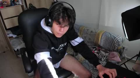 yurii_moody online show from 10/29/25, 06:42