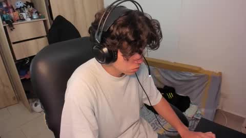 yurii_moody online show from 11/15/25, 07:32