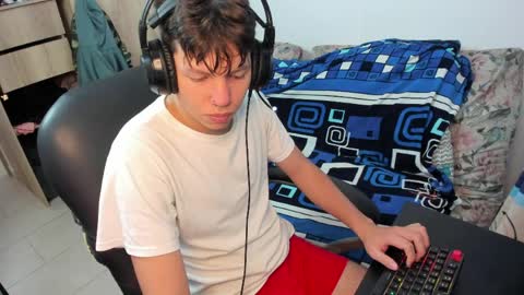 yurii_moody online show from 04/10/26, 12:32