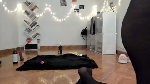 Snapshot of yury_sun chatting on 12/07/24, 09:22 paola online show from 12/07/24, 09:22