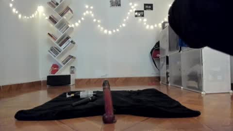 Snapshot of yury_sun chatting on 12/16/24, 08:26 paola online show from 12/16/24, 08:26
