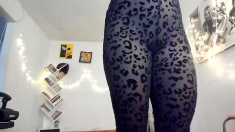 Snapshot of yury_sun chatting on 02/20/25, 10:26 paola online show from 02/20/25, 10:26