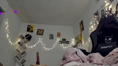 Snapshot of yury_sun chatting on 03/09/25, 01:04 paola online show from 03/09/25, 01:04