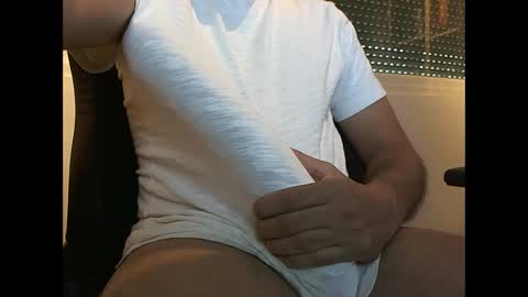 Snapshot of yut92 chatting on 12/09/24, 08:00 Yut online show from 12/09/24, 08:00