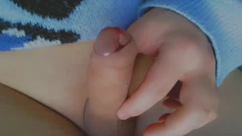 Snapshot of yuu1640927 chatting on 02/18/25, 07:10 yuu1640927 online show from 02/18/25, 07:10