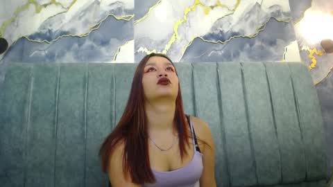 Snapshot of yuyis_15 chatting on 12/15/25, 11:14 YUYIS online show from 12/15/25, 11:14