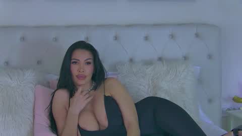 Laura online show from 04/21/26, 05:58