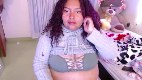 Snapshot of yvonn_jlove chatting on 12/16/25, 09:47 yvonn online show from 12/16/25, 09:47