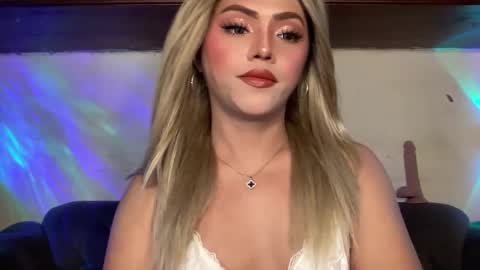 Snapshot of yvonne_guidotti chatting on 10/26/25, 05:19 Miss Cali online show from 10/26/25, 05:19