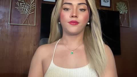 Snapshot of yvonne_guidotti chatting on 01/09/26, 06:42 Miss Cali online show from 01/09/26, 06:42