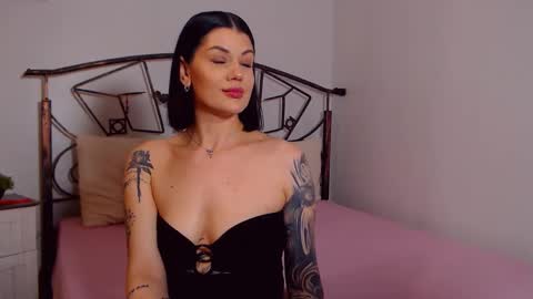 I V Y   online show from 03/20/26, 08:57