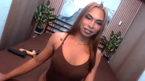 yvonnellvs online show from 03/25/26, 04:13