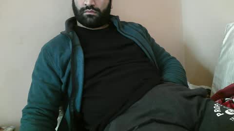 Snapshot of yxxtxxdentyk chatting on 12/17/24, 05:07 Bi BearXXX online show from 12/17/24, 05:07