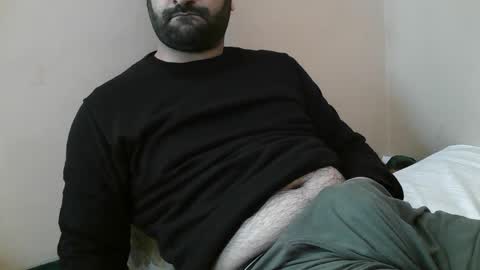 Snapshot of yxxtxxdentyk chatting on 01/30/25, 05:52 Bi BearXXX online show from 01/30/25, 05:52