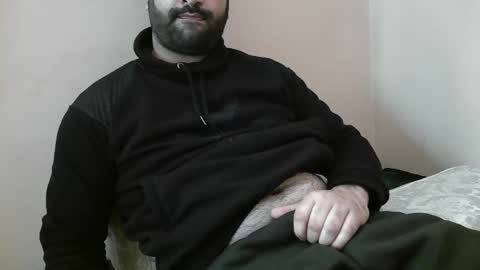 Snapshot of yxxtxxdentyk chatting on 01/31/25, 05:19 Bi BearXXX online show from 01/31/25, 05:19