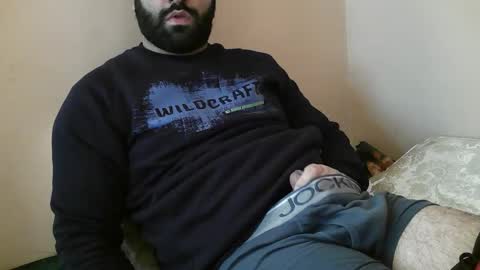 Snapshot of yxxtxxdentyk chatting on 02/18/25, 04:37 Bi BearXXX online show from 02/18/25, 04:37