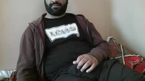 Snapshot of yxxtxxdentyk chatting on 10/23/25, 05:51 Bi BearXXX online show from 10/23/25, 05:51