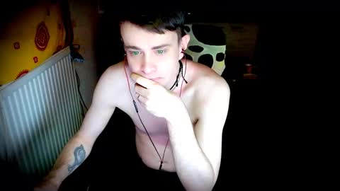 Snapshot of yyscript chatting on 12/16/24, 07:15 online show from 12/16/24, 07:15