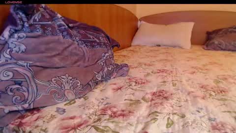 Snapshot of yzza_suave chatting on 02/23/25, 02:35 yzza_suave online show from 02/23/25, 02:35