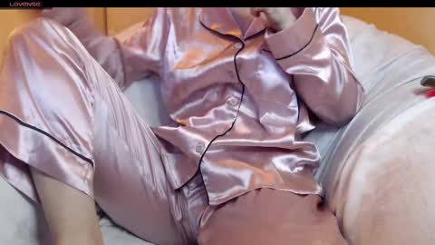 Snapshot of yzza_suave chatting on 03/11/25, 08:20 yzza_suave online show from 03/11/25, 08:20