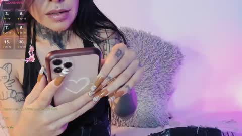 Snapshot of z_e_t_h_a chatting on 02/08/25, 06:43 tazzie online show from 02/08/25, 06:43