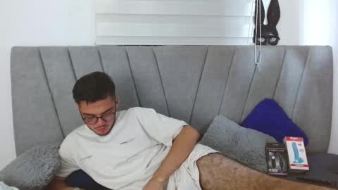 Zack  online show from 11/11/25, 04:01