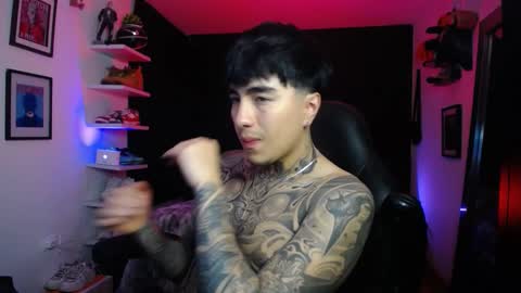 zac_muller1 online show from 10/23/25, 06:34