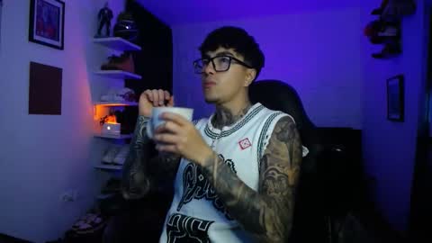 Snapshot of zac_muller1 chatting on 12/21/25, 04:19 zac_muller1 online show from 12/21/25, 04:19