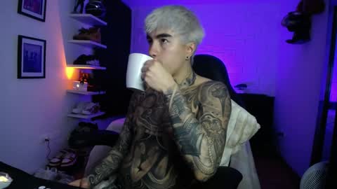 zac_muller1 online show from 05/28/26, 02:31