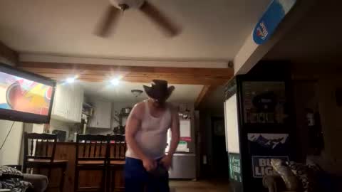 zach42104 online show from 04/16/26, 04:02