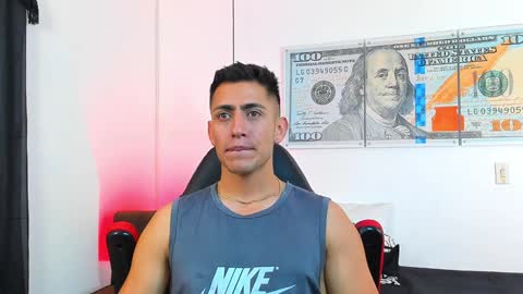 zachpri20 online show from 12/18/24, 07:58