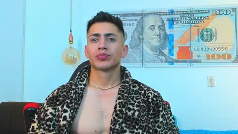 zachpri20 online show from 01/13/25, 08:58