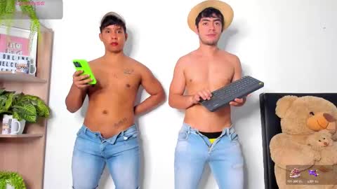 Snapshot of zack_and_alan chatting on 11/13/25, 02:49 zack online show from 11/13/25, 02:49