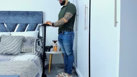 Richard online show from 11/27/25, 01:02