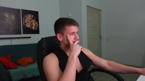 ZACK GILLIAN online show from 04/21/26, 07:39